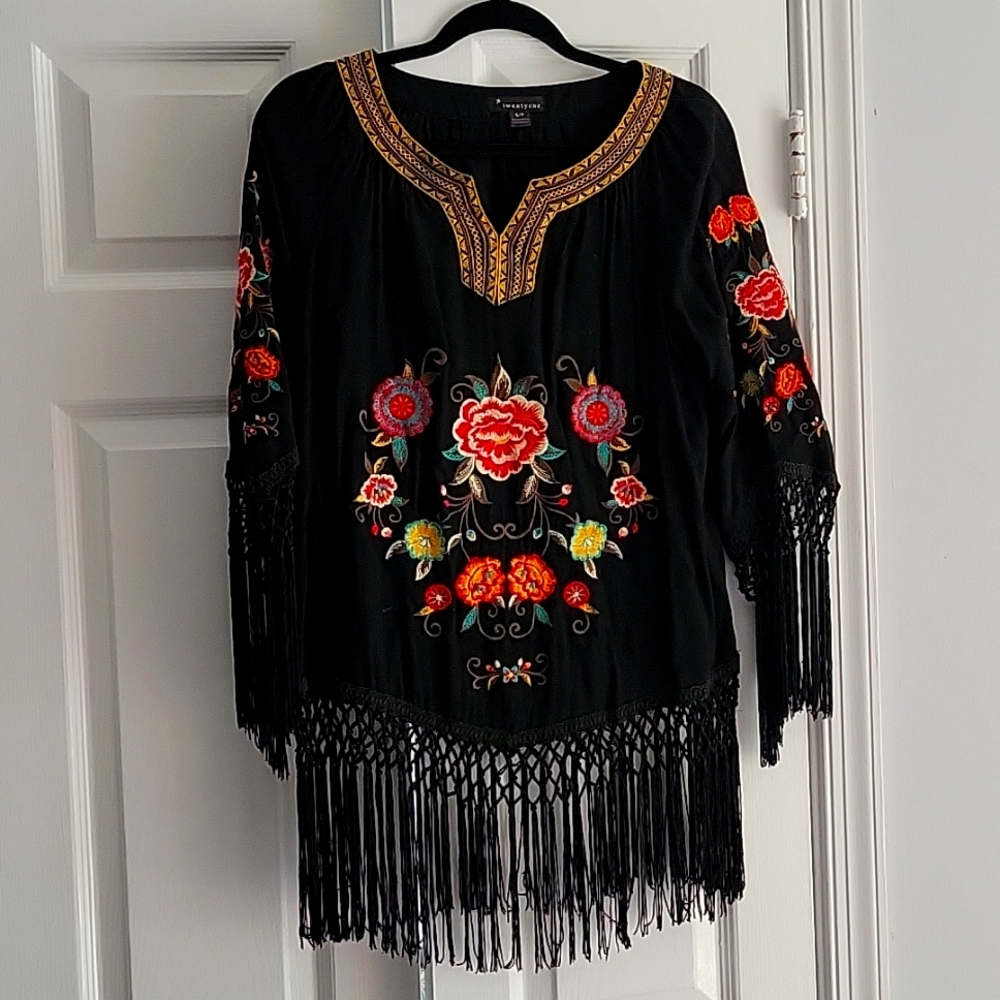 Womens Bohemian Style, fringed sleeves and bottom